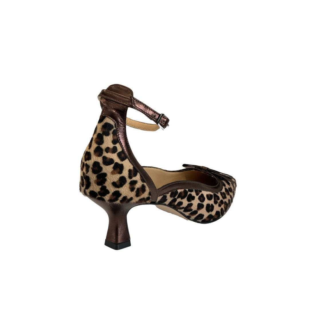 Décolleté con estampado de leopardo