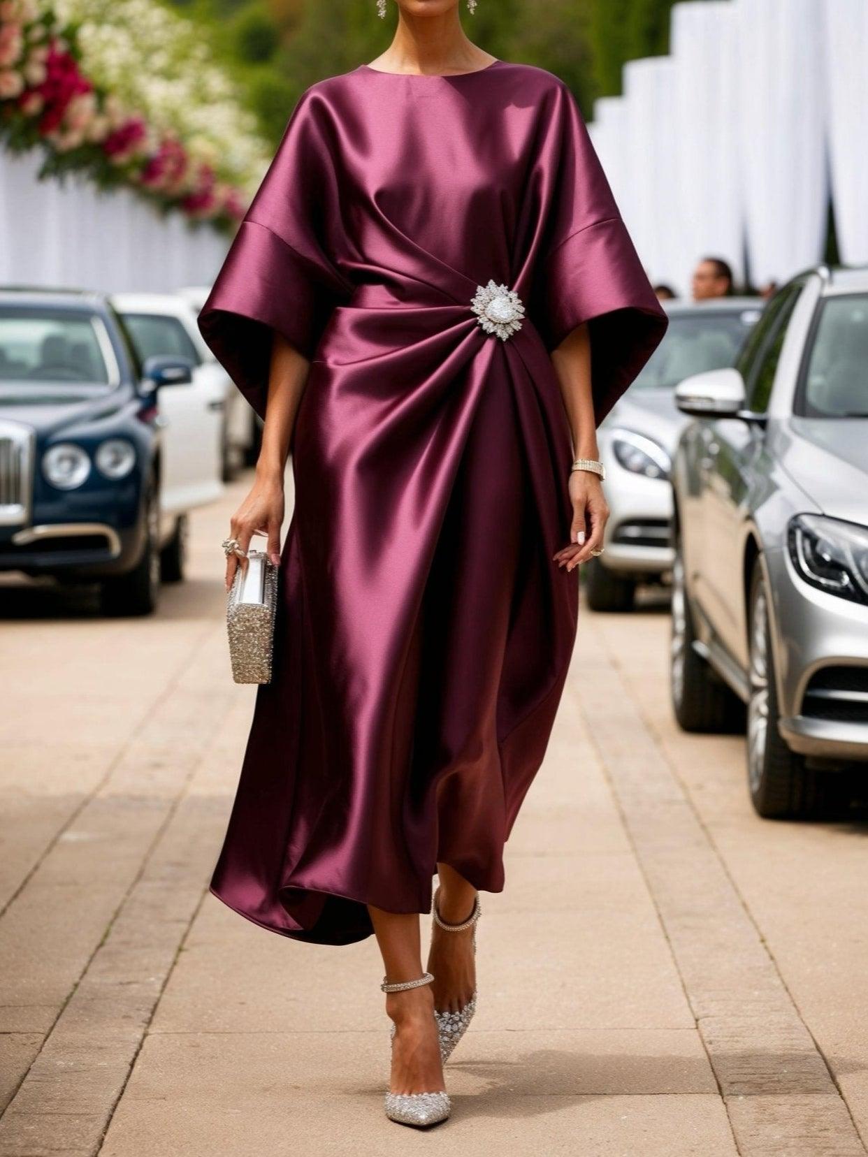 Elegantísimo Vestido Largo de Satén Brillante