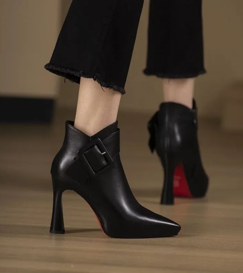 Aveline | Botines con Tacón y Hebilla Oversize