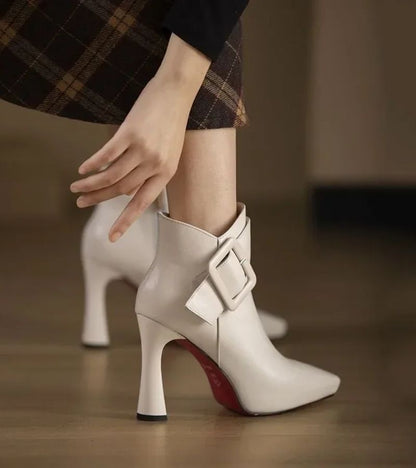Aveline | Botines con Tacón y Hebilla Oversize