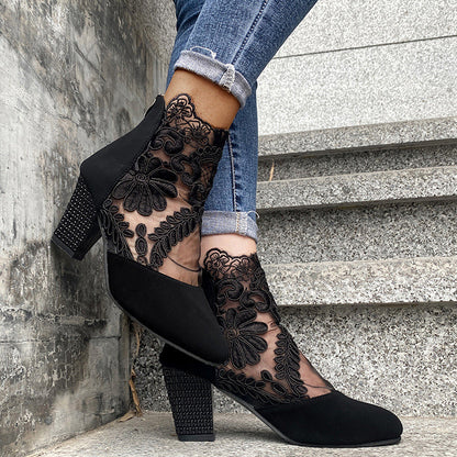 Leona – Elegantes Zapatos de Tacón de Encaje Floral