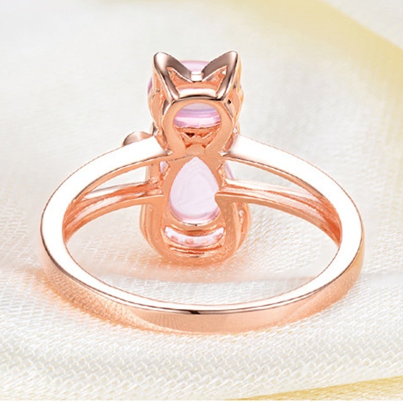 Elegante Anillo de Gato en Oro Rosado