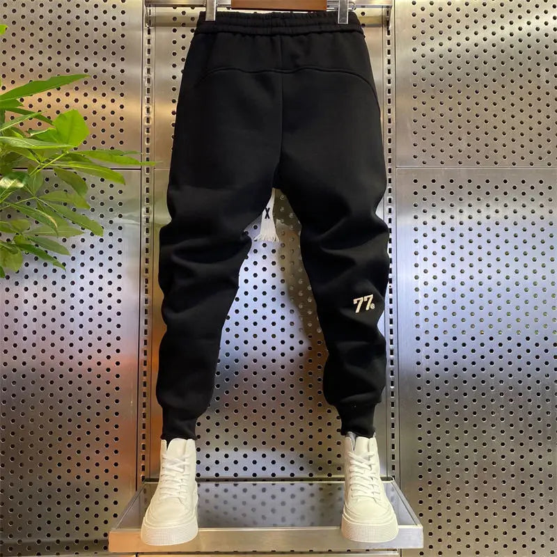 Adriano – Pantalones de Estilo Moderno y Confort Atemporal