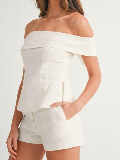 Natalia – Conjunto blanco de pureza elegante