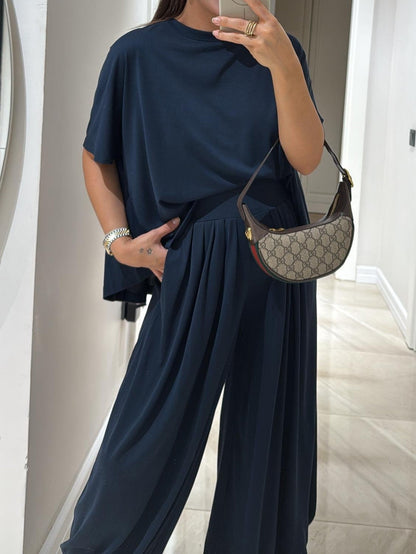 Adriana – Conjunto gris claro de elegancia relajada