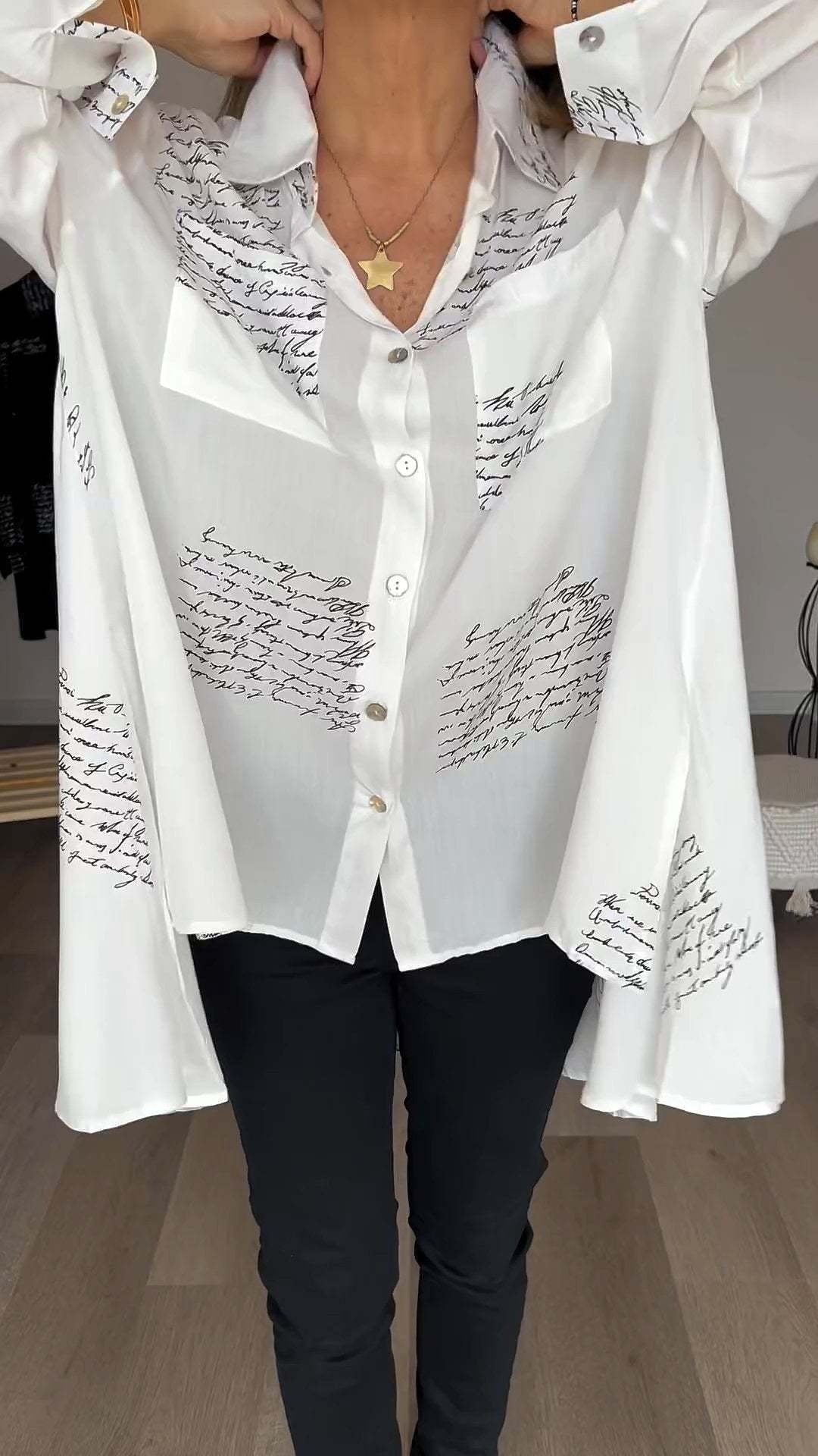 Zoey Camisa de Botones con Estampado Manuscrito