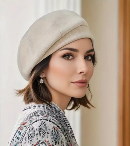 Léa | La elegancia atemporal del gorro parisino