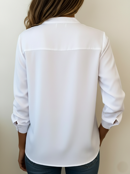 Camisa de algodón de cuello en V minimalista